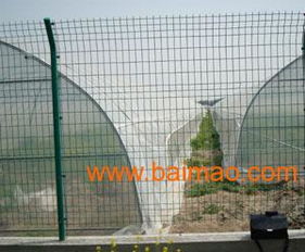 星力網(wǎng)欄廠 專業(yè)生產(chǎn)高質(zhì)量監(jiān)獄護欄網(wǎng)與機場護欄網(wǎng)