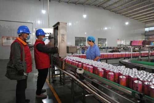 國網(wǎng)孟州市供電公司:電足產(chǎn)業(yè)興 日產(chǎn)60萬罐飲料暢銷全國